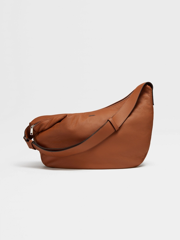 Borsa hobo in pelle di cervo con motivo a fogliame