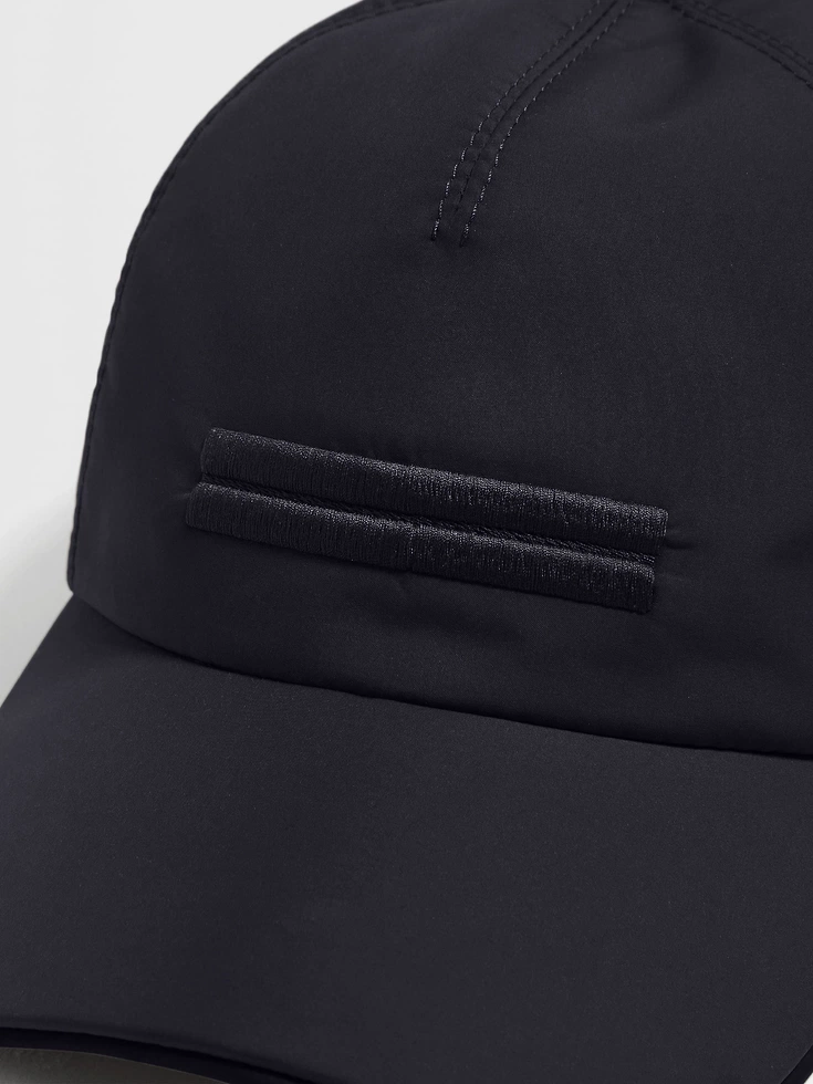 Cappellino da baseball in tessuto tecnico blu scuro