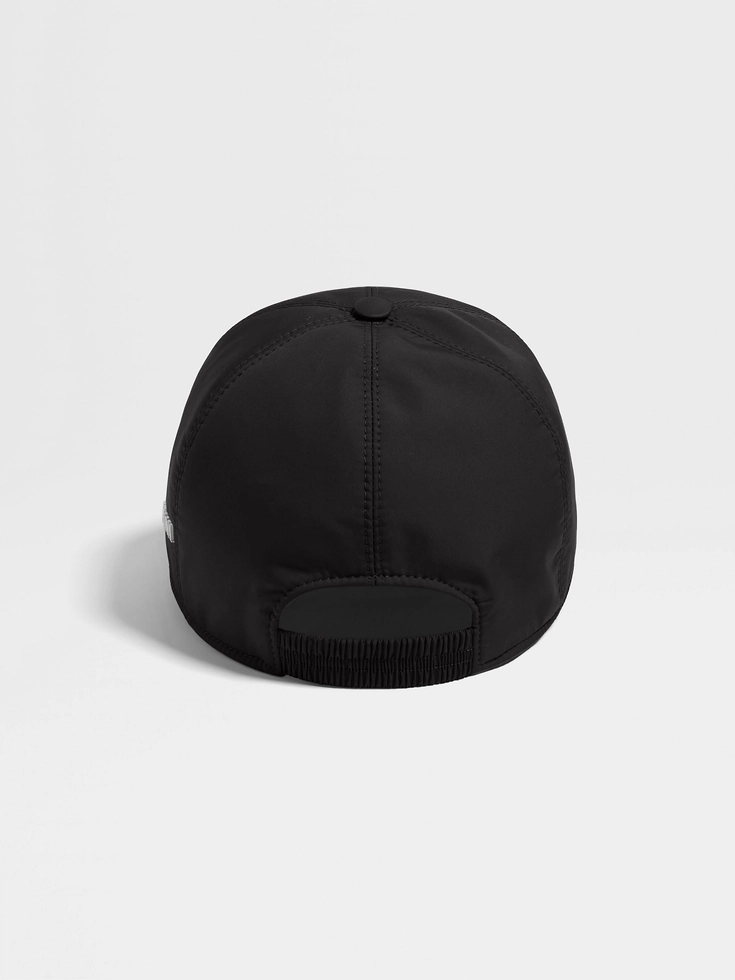 Cappellino da baseball in tessuto tecnico nero Cappellino da baseball in tessuto tecnico nero