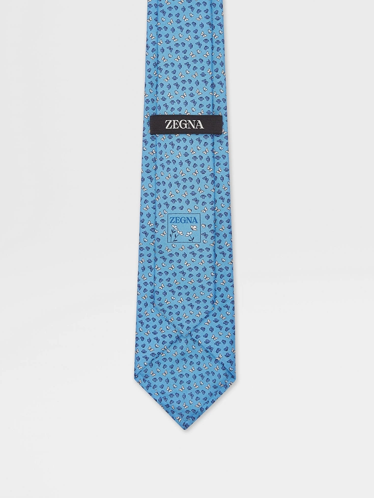 Cravatta in seta azzurra Cravatta in seta azzurra