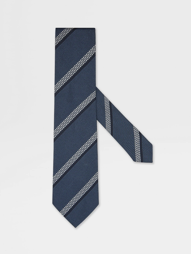 Cravatta in seta azzurra