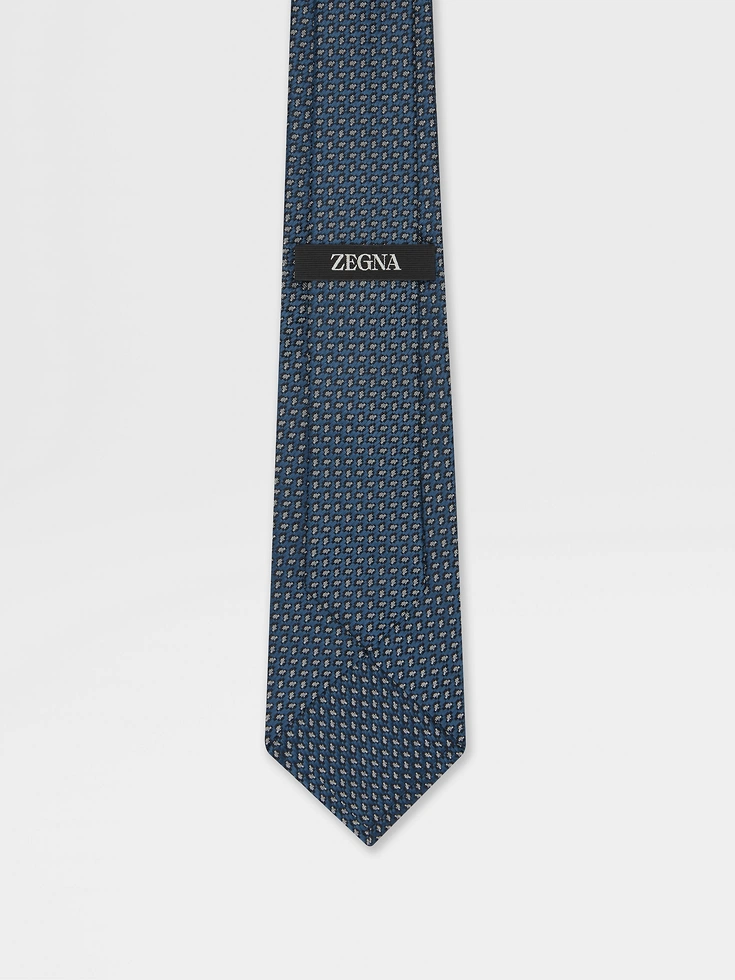 Cravatta in seta blu turchese Cravatta in seta blu turchese