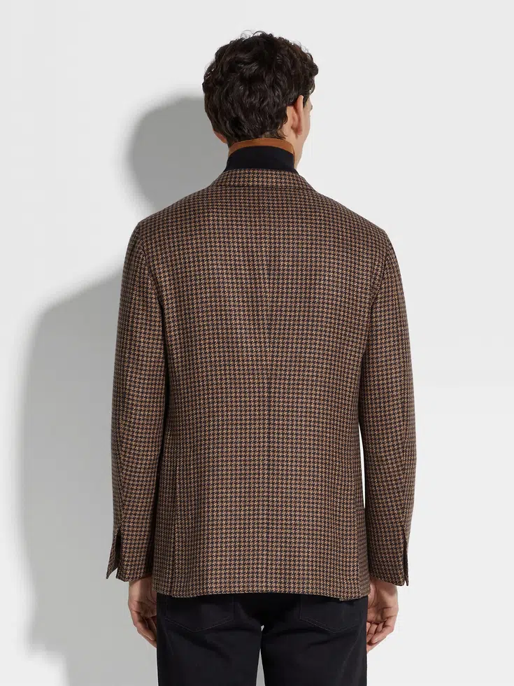 Giacca in cashmere e seta marrone scuro e marrone chiaro Giacca in cashmere e seta marrone scuro e marrone chiaro