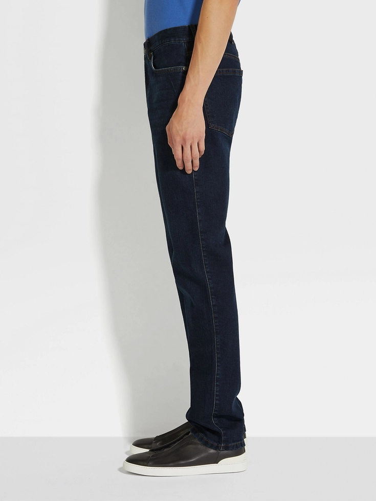 Jeans Roccia in cotone elasticizzato blu scuro risciacquato Jeans Roccia in cotone elasticizzato blu scuro risciacquato