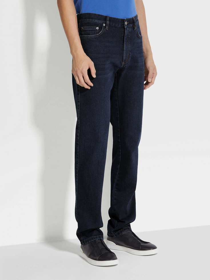 Jeans Roccia in cotone elasticizzato blu scuro risciacquato Jeans Roccia in cotone elasticizzato blu scuro risciacquato