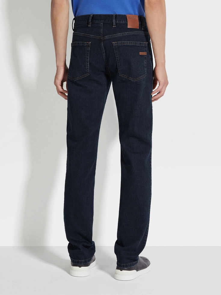Jeans Roccia in cotone elasticizzato blu scuro risciacquato Jeans Roccia in cotone elasticizzato blu scuro risciacquato