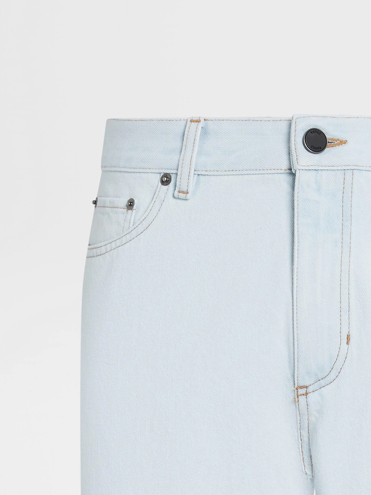 Jeans Roccia in cotone sbiancato azzurro chiaro Jeans Roccia in cotone sbiancato azzurro chiaro