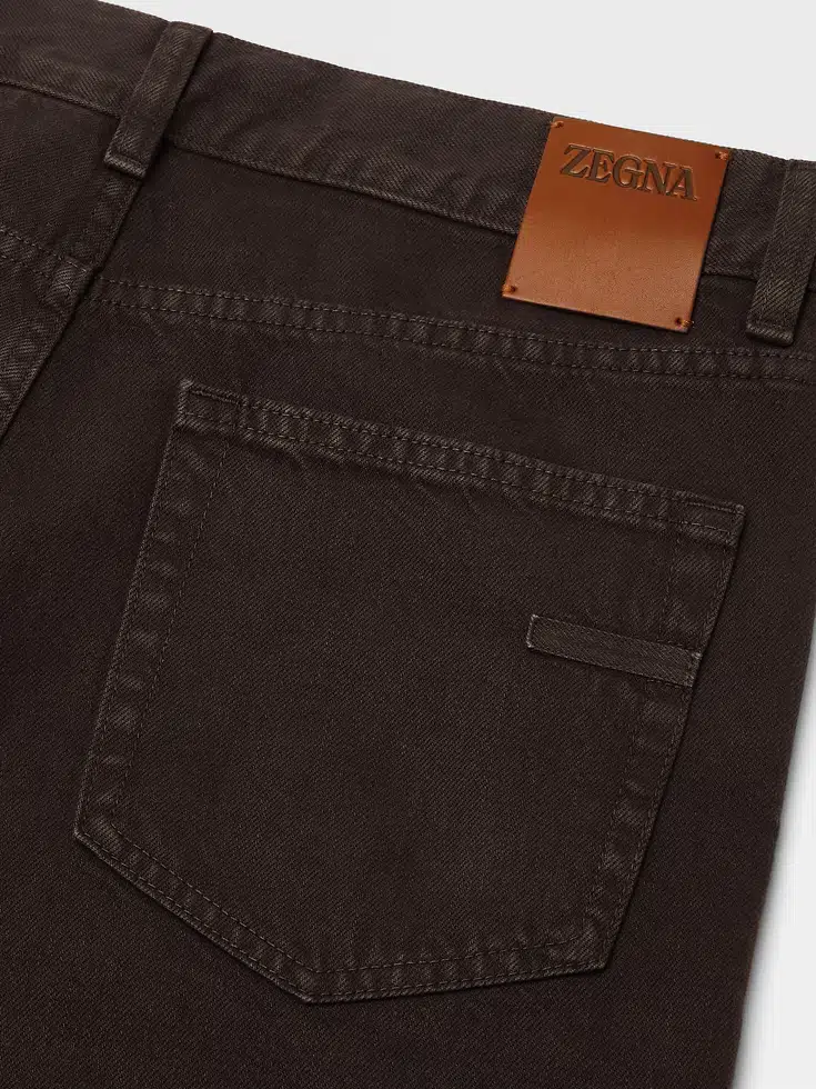 Jeans Roccia in cotone stone-washed marrone scuro Jeans Roccia in cotone stone-washed marrone scuro