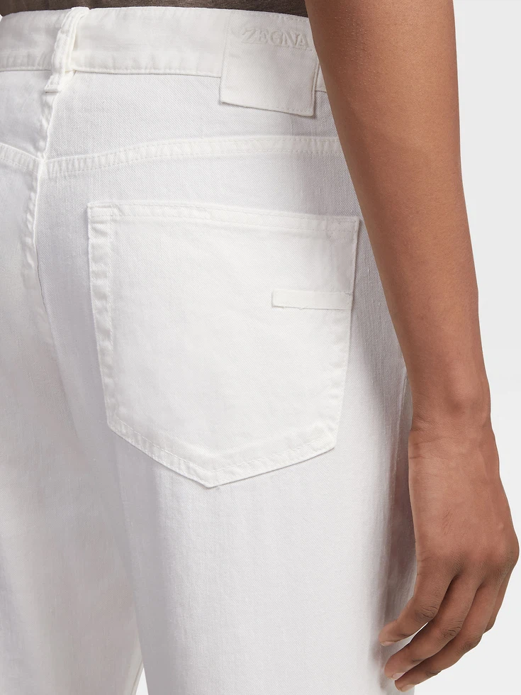 Jeans bianchi elasticizzati in lino e cotone Jeans bianchi elasticizzati in lino e cotone