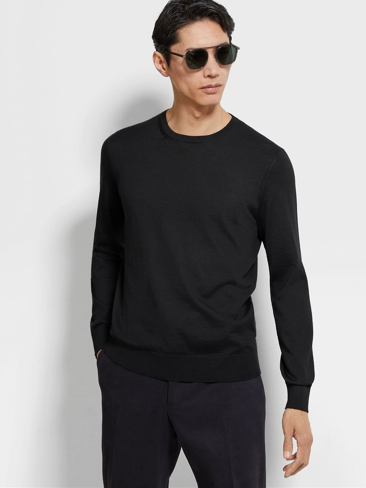 Maglia girocollo in Cashseta nera Maglia girocollo in Cashseta nera