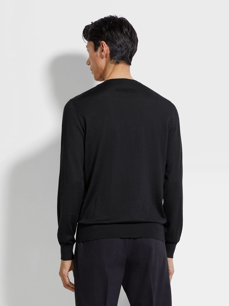 Maglia girocollo in Cashseta nera Maglia girocollo in Cashseta nera