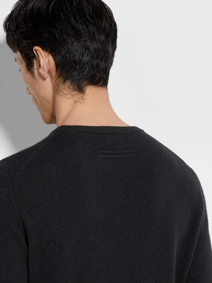 Maglia girocollo in cashmere Black Oasi