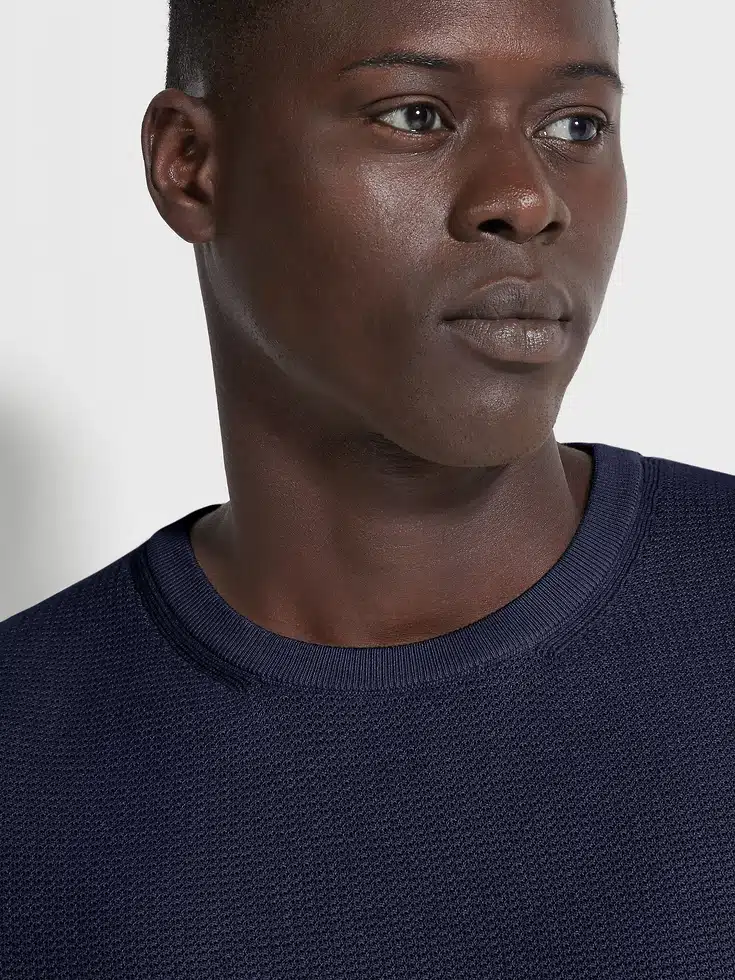 Maglia girocollo in cotone premium blu inchiostro