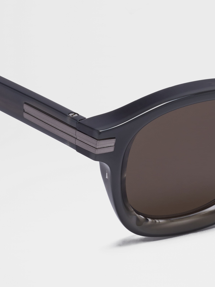 Occhiali da sole Aurora I in acetato grigio opalino e grigio striato