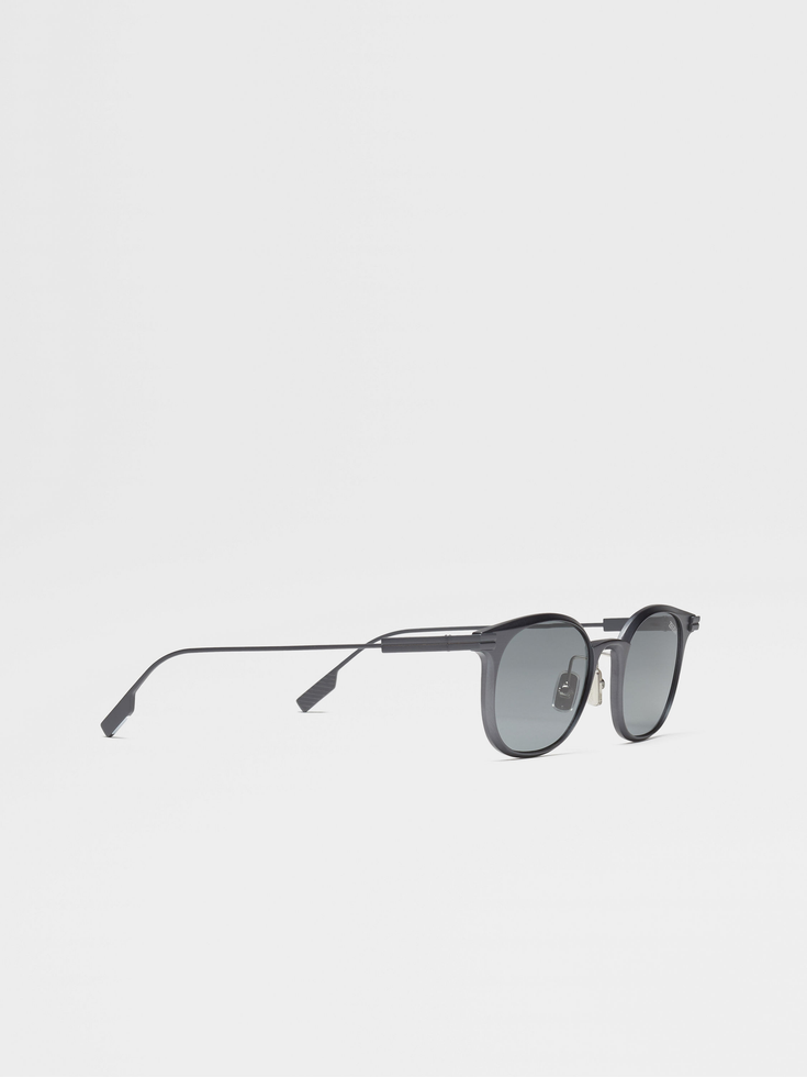 Occhiali da sole in alluminio argento scuro Occhiali da sole in alluminio argento scuro