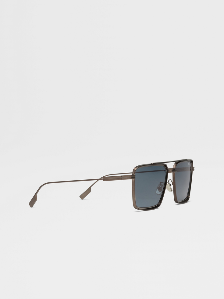 Occhiali da sole in metallo anilina bronzo scuro Occhiali da sole in metallo anilina bronzo scuro
