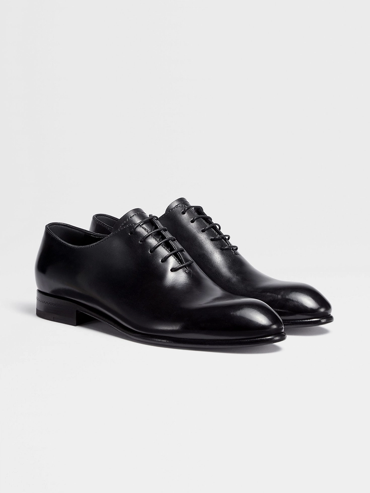 Oxford da sera Vienna Wholecut in pelle nera lucidata a mano Oxford da sera Vienna Wholecut in pelle nera lucidata a mano