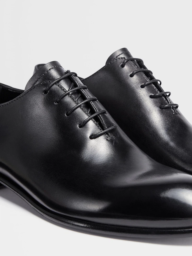 Oxford da sera Vienna Wholecut in pelle nera lucidata a mano Oxford da sera Vienna Wholecut in pelle nera lucidata a mano