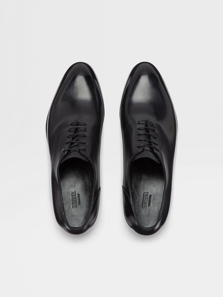 Oxford da sera Vienna Wholecut in pelle nera lucidata a mano Oxford da sera Vienna Wholecut in pelle nera lucidata a mano