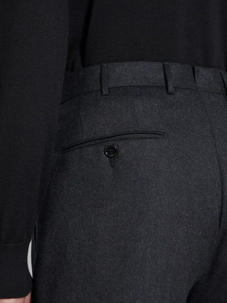 Pantaloni di lana grigio scuro