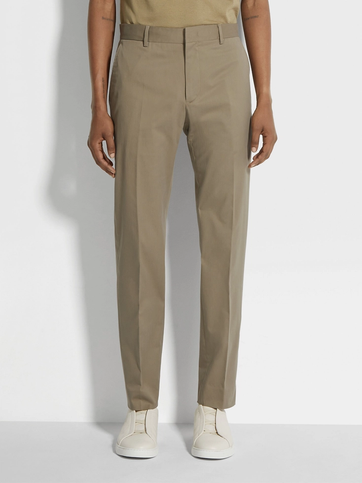 Pantaloni in cotone elasticizzato marrone chiaro Pantaloni in cotone elasticizzato marrone chiaro