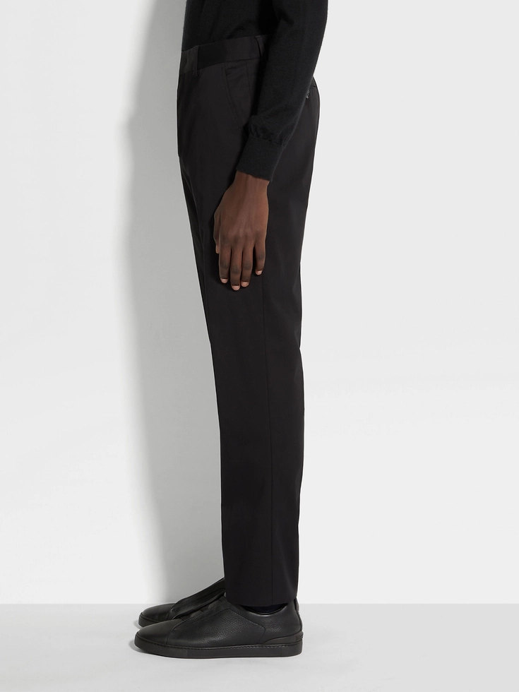 Pantaloni in cotone elasticizzato nero Pantaloni in cotone elasticizzato nero