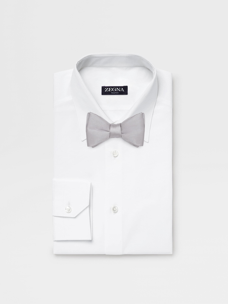 Papillon in seta grigio chiaro Papillon in seta grigio chiaro