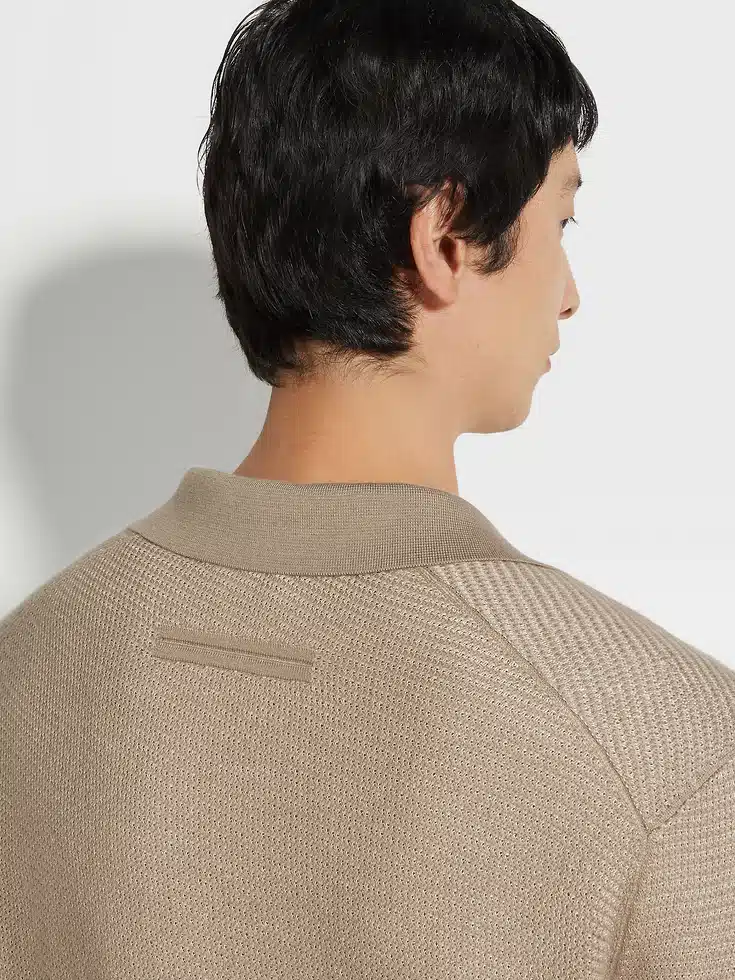 Polo in seta e cashmere color talpa chiaro