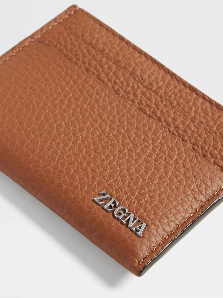 Porta carte in pelle di daino con fogliame Porta carte in pelle di daino con fogliame
