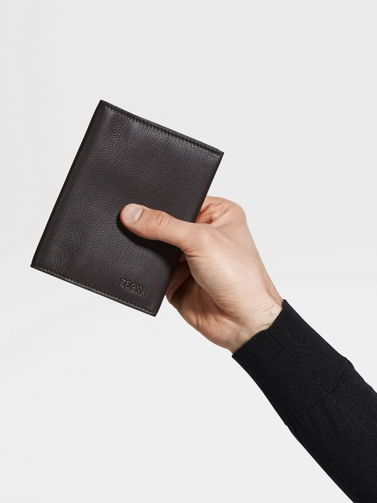 Portapassaporto SECONDSKIN marrone scuro Portapassaporto SECONDSKIN marrone scuro