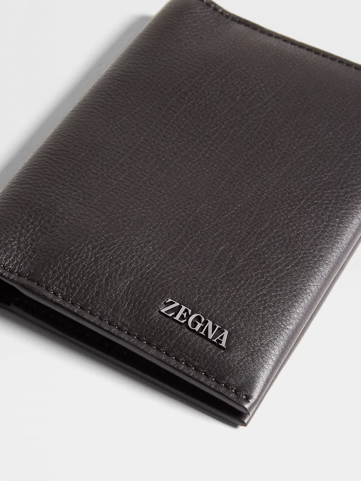 Portapassaporto SECONDSKIN marrone scuro Portapassaporto SECONDSKIN marrone scuro