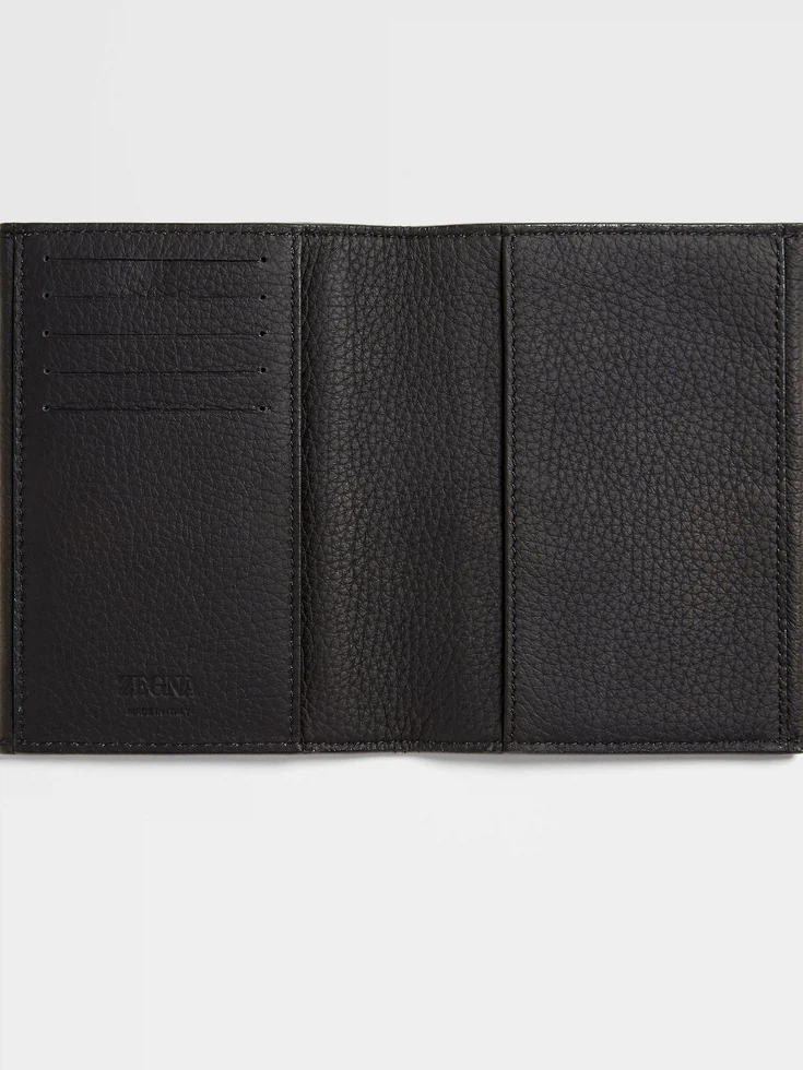 Portapassaporto in pelle di daino nera