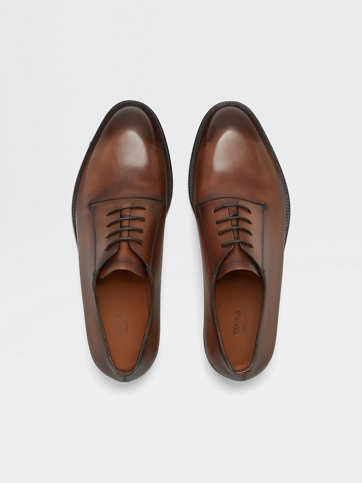 Scarpe Derby Torino in pelle marrone chiaro Scarpe Derby Torino in pelle marrone chiaro