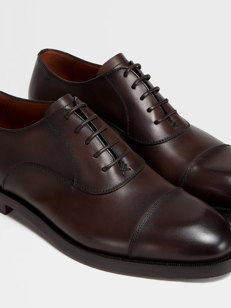 Scarpe Oxford Torino in pelle marrone Scarpe Oxford Torino in pelle marrone