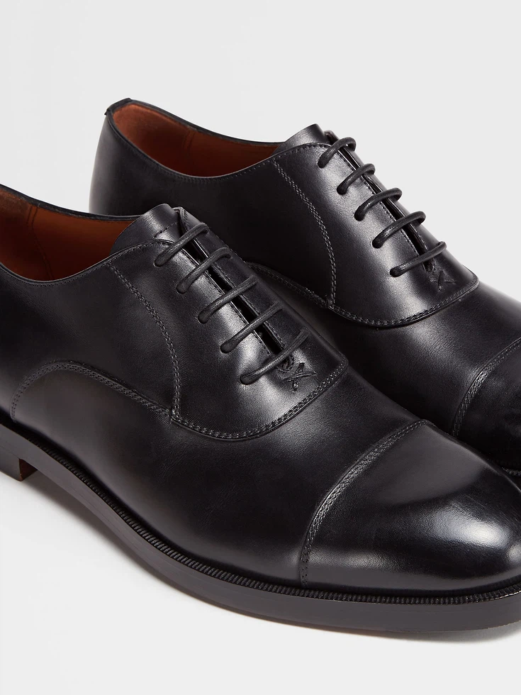 Scarpe Oxford Torino in pelle nera Scarpe Oxford Torino in pelle nera