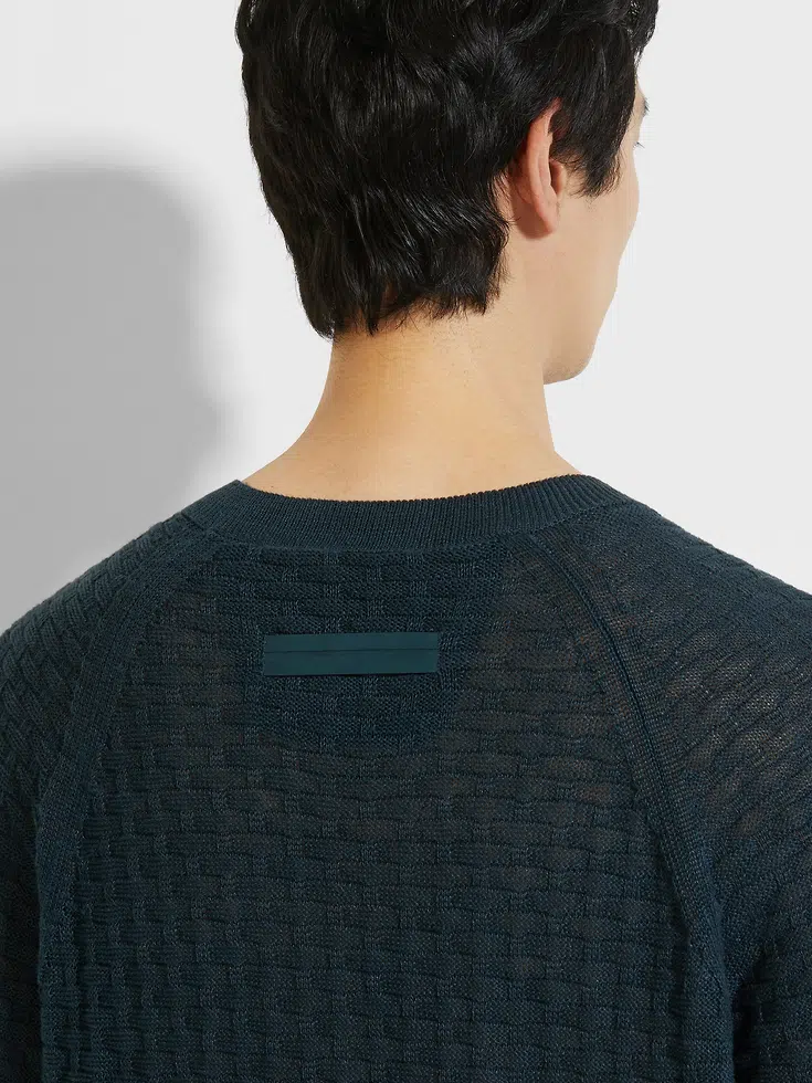 Scollo a V in lino Oasi blu ottanio scuro