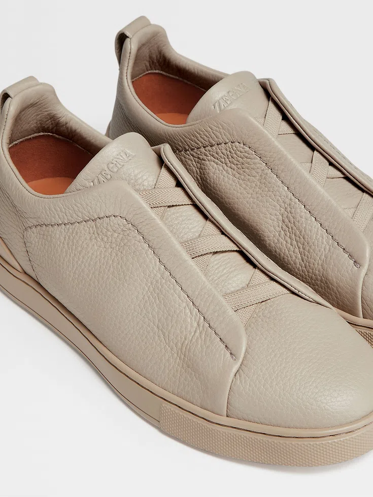 Sneakers Triple Stitch™ in pelle di daino beige Sneakers Triple Stitch™ in pelle di daino beige