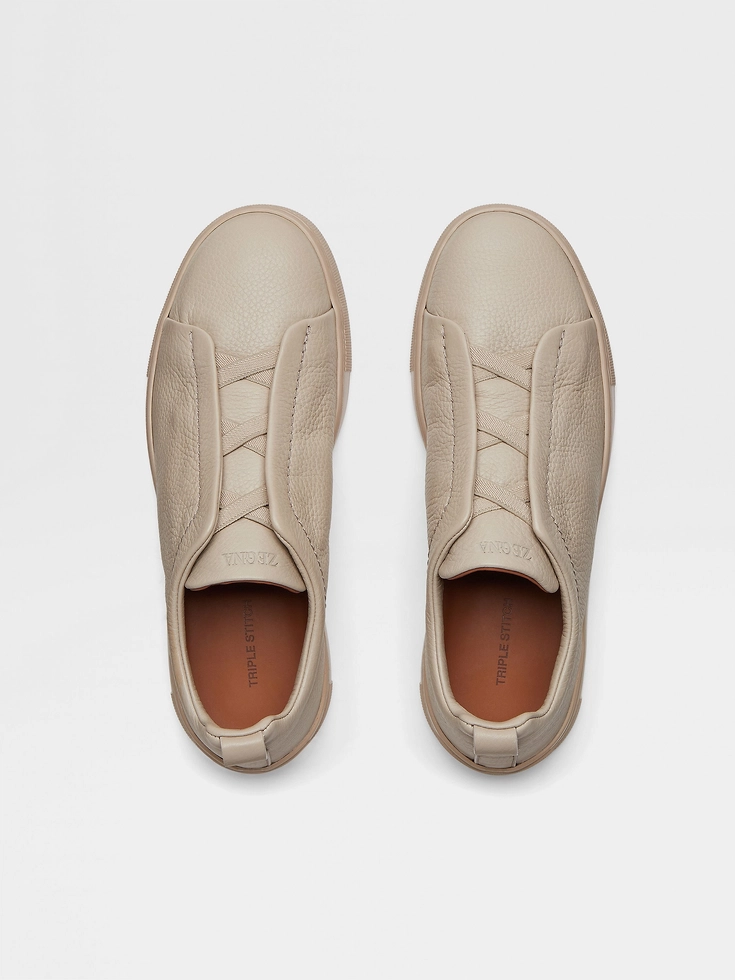 Sneakers Triple Stitch™ in pelle di daino beige Sneakers Triple Stitch™ in pelle di daino beige