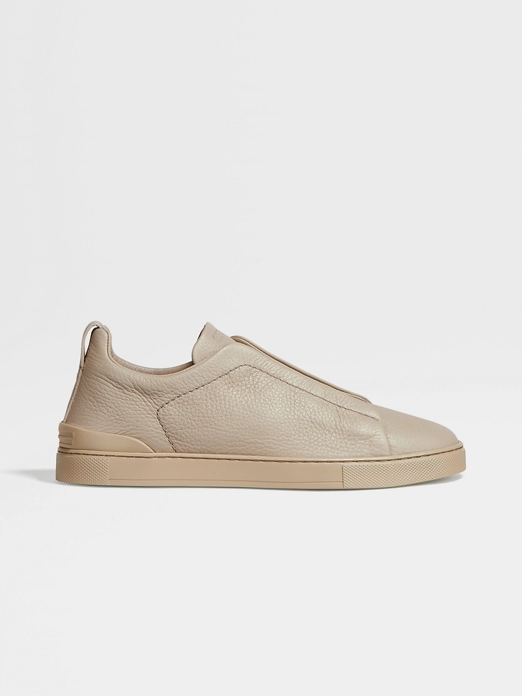 Sneakers Triple Stitch™ in pelle di daino beige Sneakers Triple Stitch™ in pelle di daino beige