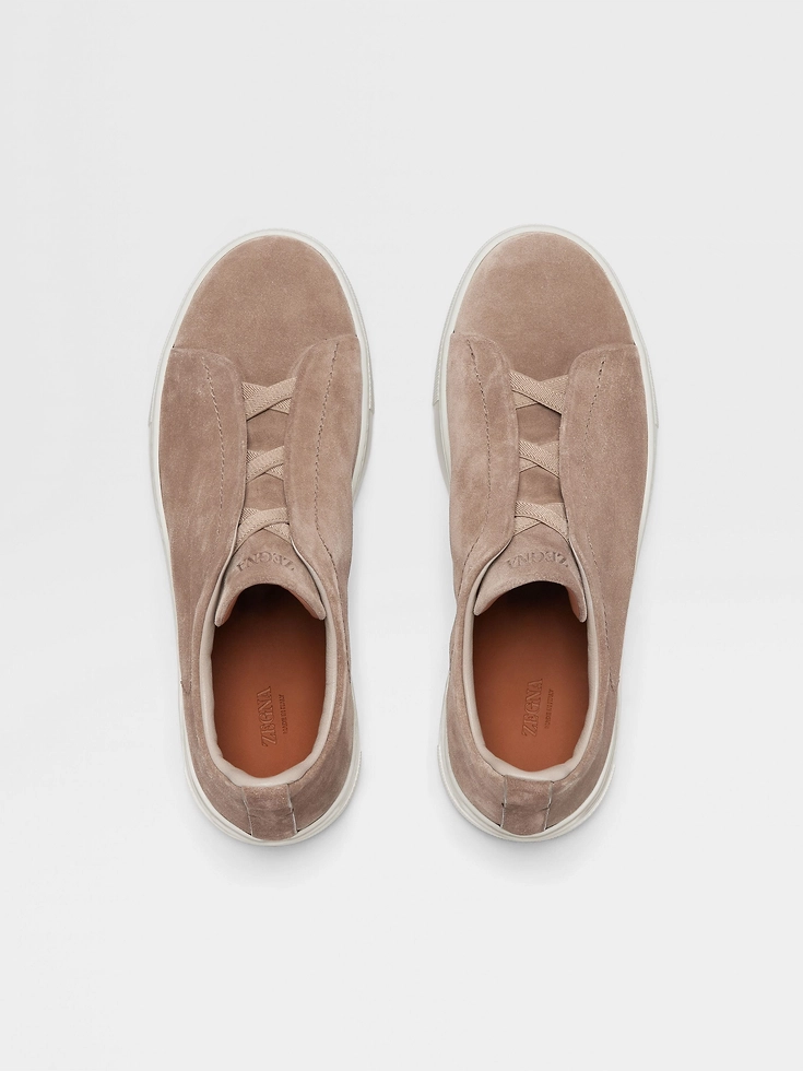 Sneakers Triple Stitch™ in pelle scamosciata beige Sneakers Triple Stitch™ in pelle scamosciata beige