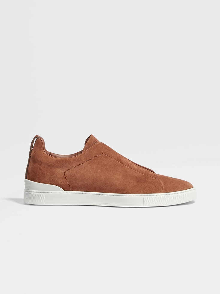 Sneakers Triple Stitch™ in pelle scamosciata color tabacco Sneakers Triple Stitch™ in pelle scamosciata color tabacco
