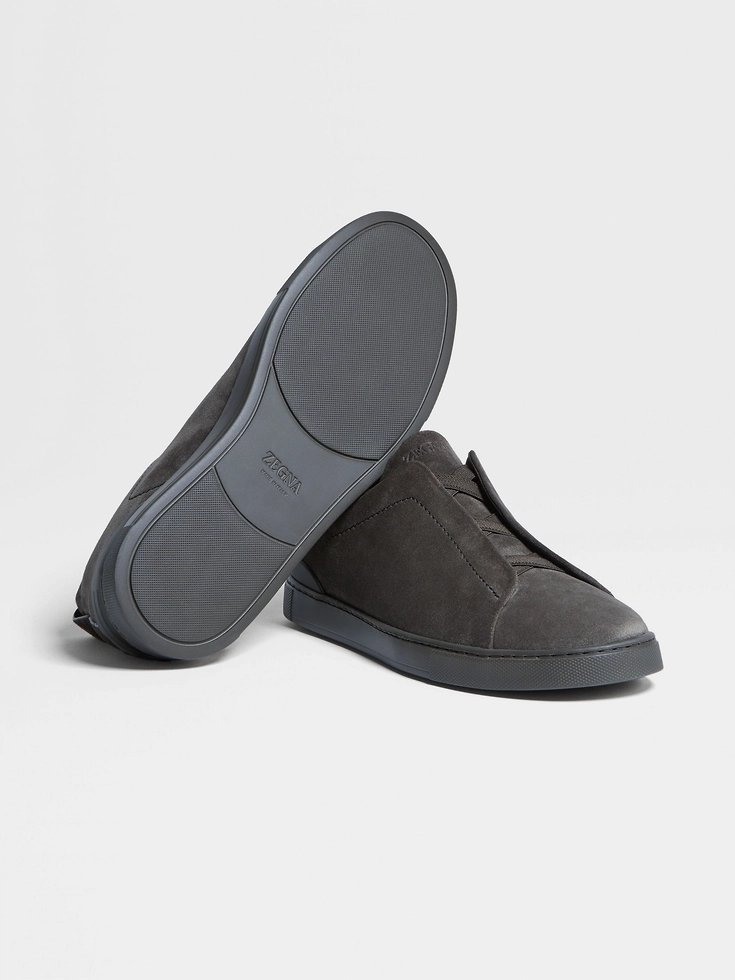 Sneakers Triple Stitch™ in pelle scamosciata grigia Sneakers Triple Stitch™ in pelle scamosciata grigia