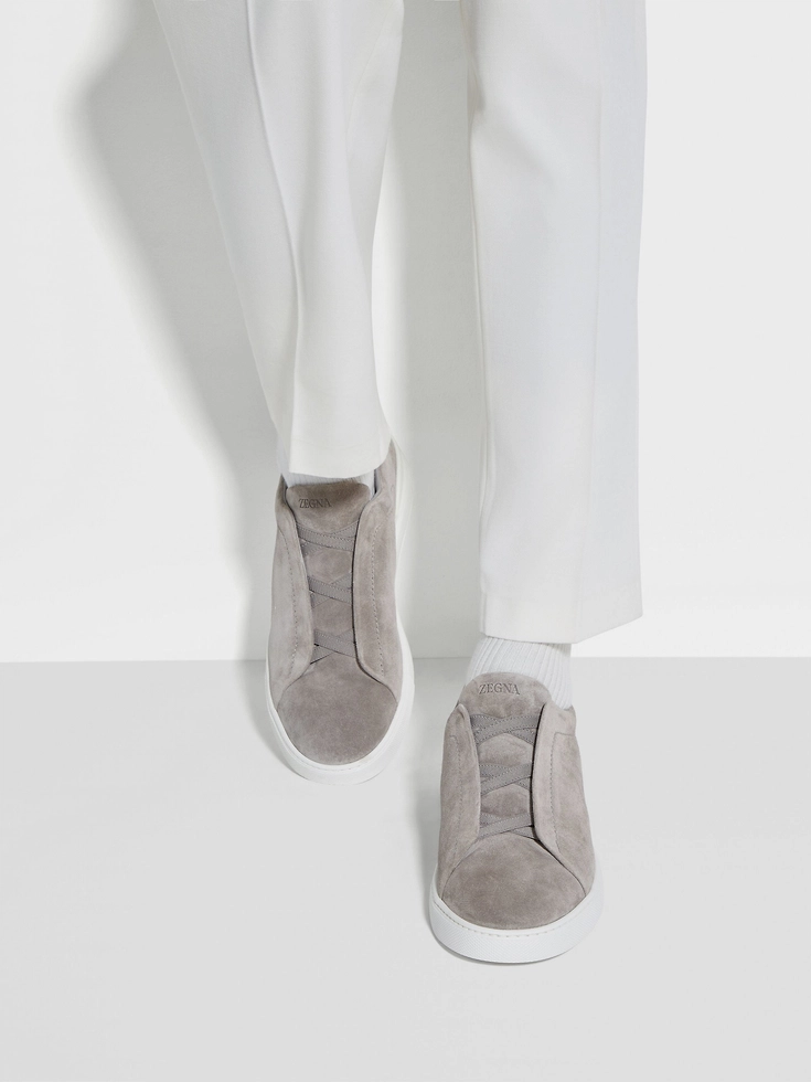 Sneakers Triple Stitch™ in pelle scamosciata grigio mélange