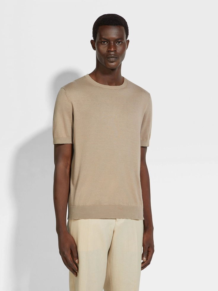 T-shirt in cotone premium color tortora chiaro T-shirt in cotone premium color tortora chiaro