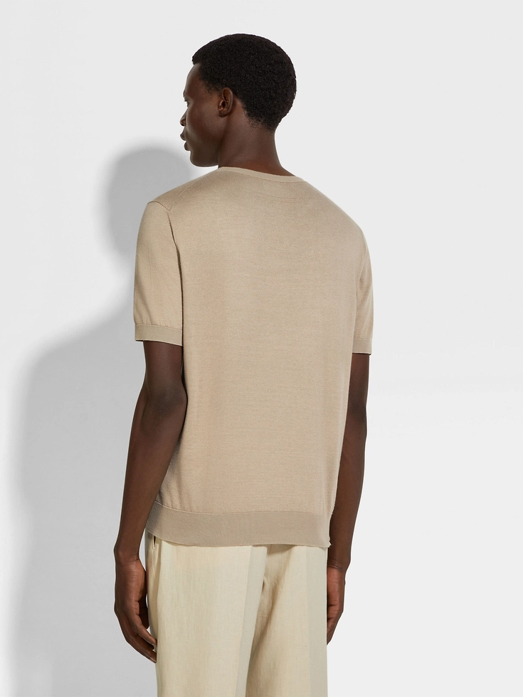 T-shirt in cotone premium color tortora chiaro T-shirt in cotone premium color tortora chiaro