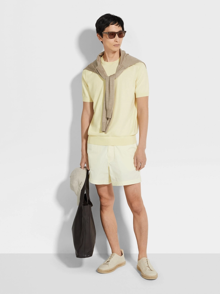 T-shirt in cotone premium giallo chiaro T-shirt in cotone premium giallo chiaro